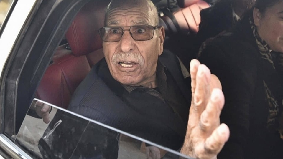 Lakhdar Bouregaa, l’indomptable, ira faire une  omra à la Grande Poste