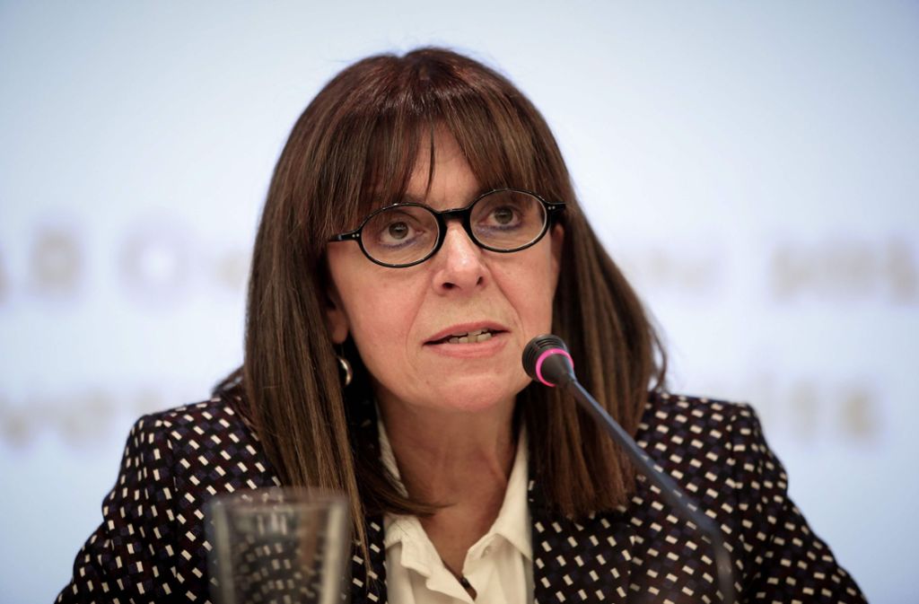 La Grèce élit sa première femme à la présidence de la République