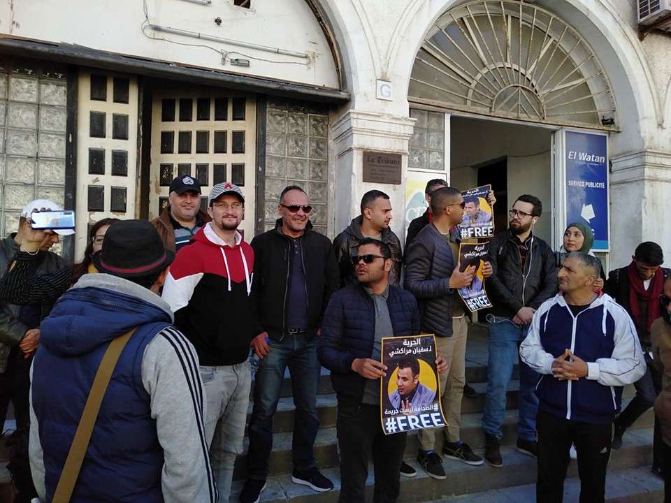 A Alger, des journalistes exigent la libération de Sofiane Merakchi et Belkacem Djir