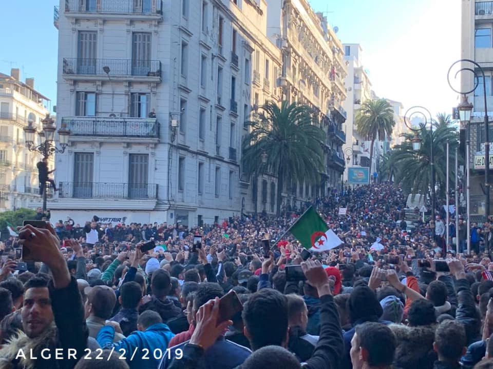 Hachemaoui voit les services partout, il ne voit pas les milliers de jeunes dans les rues (Blog)