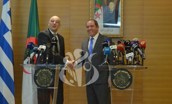 Crise libyenne: la Grèce et l’Algérie partagent la même position en faveur d’une solution politique