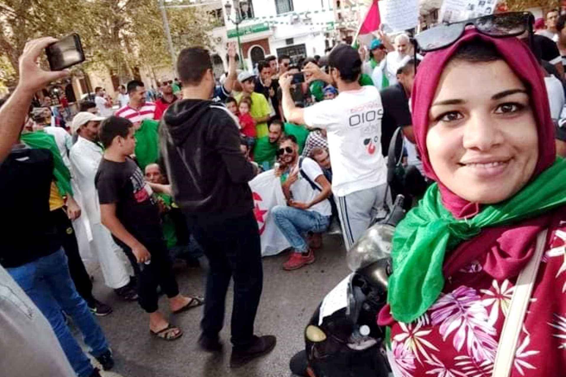 Tlemcen: Nour El Houda Ouggadi et trois autres détenus du Hirak condamnés à des peines avec sursis, ils quittent la prison jeudi