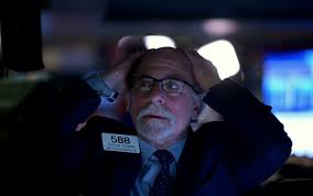 Dans un monde suspendu au coronavirus, l’économie vacille