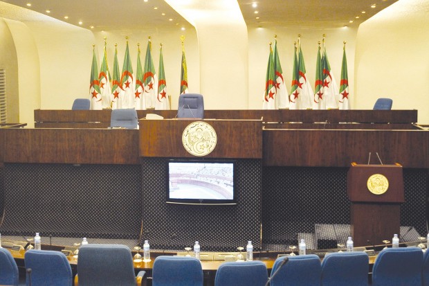 الجزائر: البرلمان في أول تعليق على التصعيد المغربي بمنطقة الكركرات