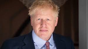 De retour, Johnson appelle les Britanniques à rester confinés