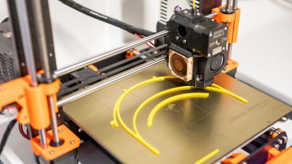 Des “bricoleurs” aux start-up, l’impression 3D face au coronavirus