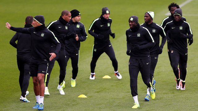 Foot: la Premier League anglaise autorise les entraînements avec contact