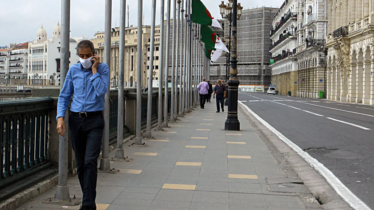 كورونا: إلغاء تراخيص التنقل القديمة واستبدالها بأخرى جديدة