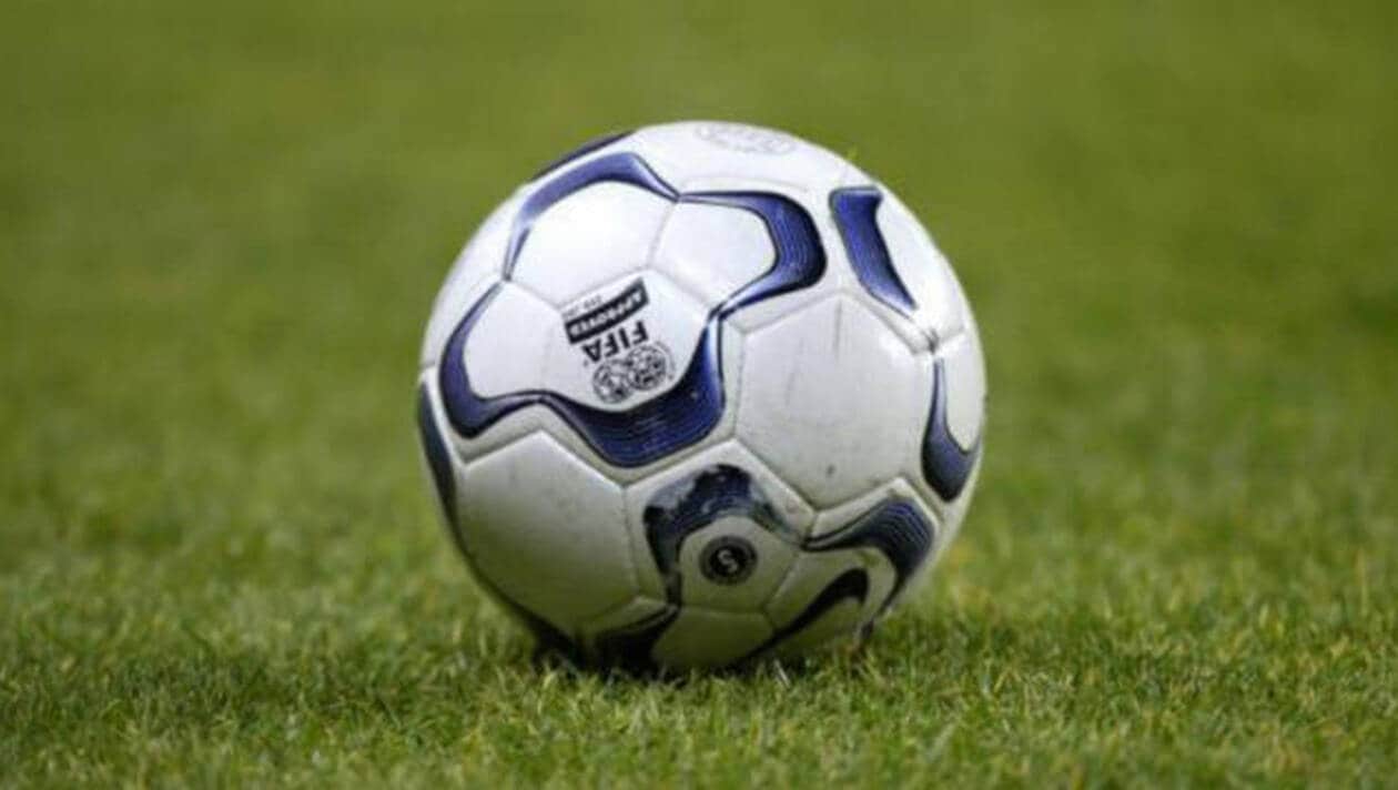 رئيس الاتحاد الأفريقي لكرة القدم: كأس الأمم ستجرى في موعدها بالكاميرون