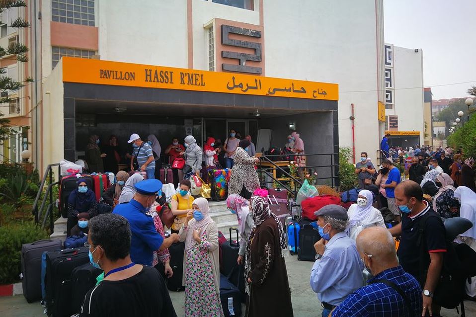 Après une semaine de confinement, des algériens rapatriés de France et du Canada retrouvent leurs familles