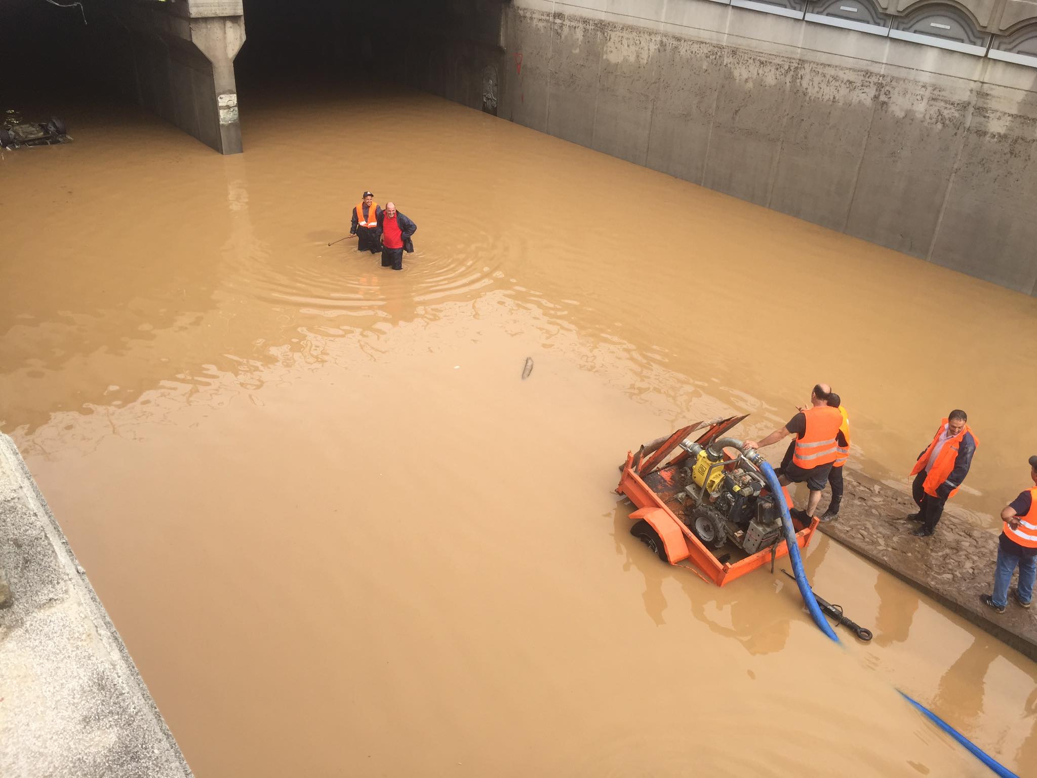 بالصور.. نصف ساعة من الأمطار تُغرق العاصمة