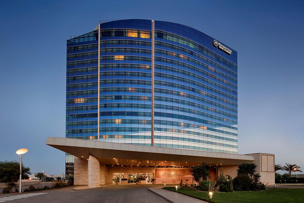 الأمن يُداهم فندق “الشيراطون” ويُوقف 70 شخصًا في ملهى ليلي