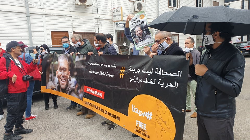 Les citoyens empêchés de rejoindre les journalistes au rassemblement de la maison de la presse