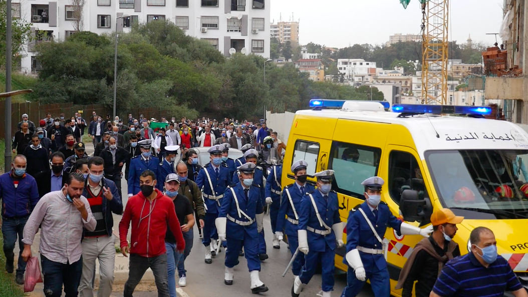 جنازة عمّي “بورقعة”: رائحة 22 فيفري عبّقت المكان وأصواتٌ تهتف “الإستقلال”