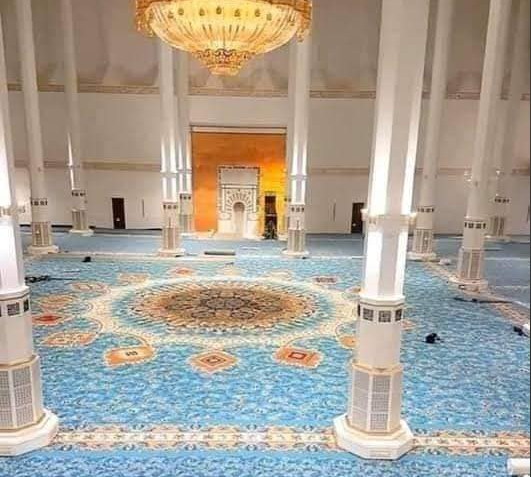 كورونا: الجزائريون يقيمون أول صلاة جمعة بعد 7 أشهر من الغلق