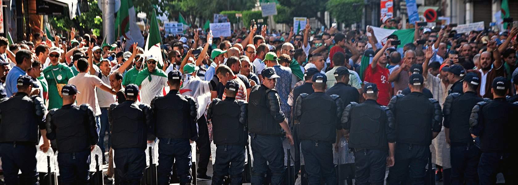 Référendum : la police disperse une manifestation à Constantine