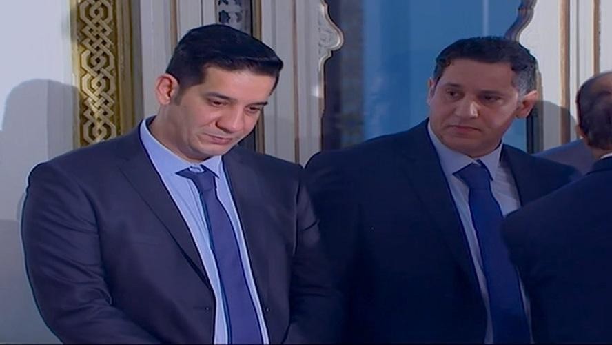 عشية الذكرى الأولى لوفاة والدهم… طليبة يبلغ عن قضايا فساد منسوبة لأبناء ڨايد صالح