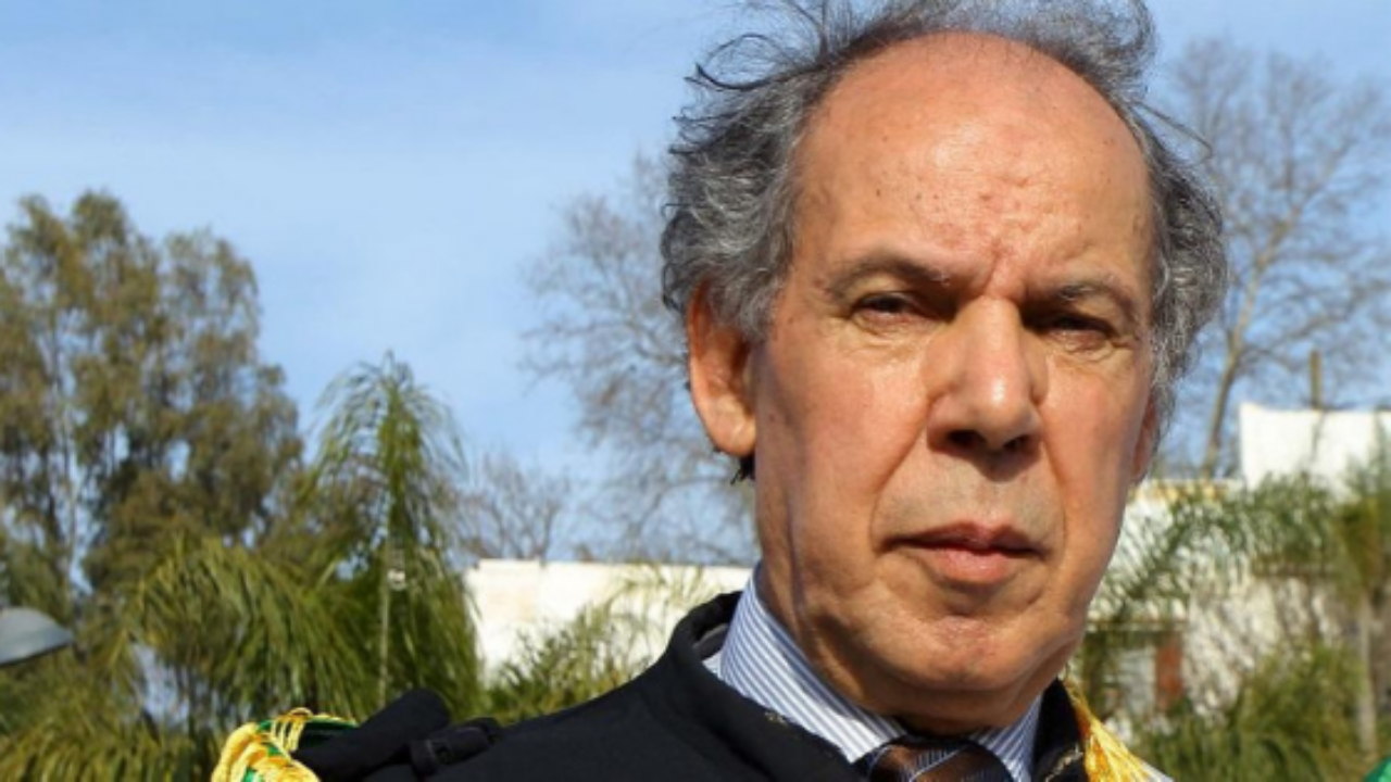 آيت العربي: قايد صالح ملأ السجون بمتظاهرين سلميين وعلى الرئيس الإفراج عنهم