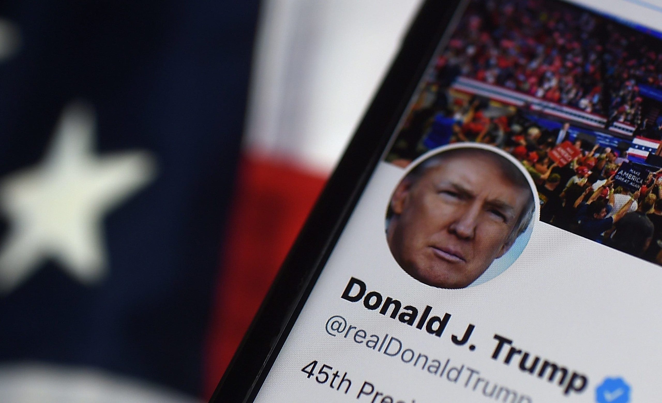 Twitter supprime 70 000 comptes affiliés aux pro-Trump « QAnon »