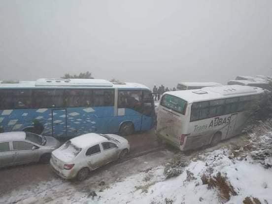 Des automobilistes bloqués sur les hauteurs de Tikjda et Chréa