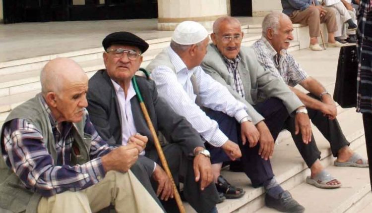 العَودة لنظام التقاعد القديم: مَطلب نقابي يصطدم برفض الحكومة