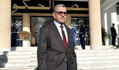 حكومة: جراد يأمر وزراءه بوقف التبذير والاقتصاد في الكهرباء والغاز والهاتف