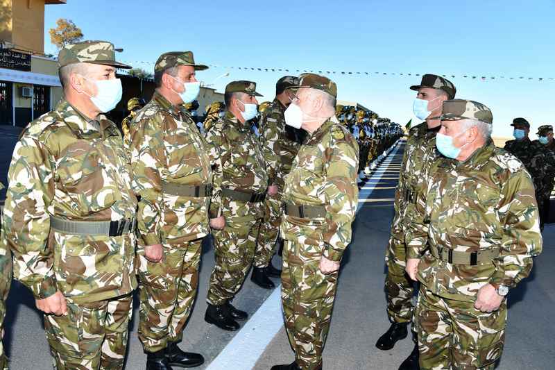 الفريق شنقريحة يتفقد الحدود ويُعرب عن أمله في عودة قريبة لتبون