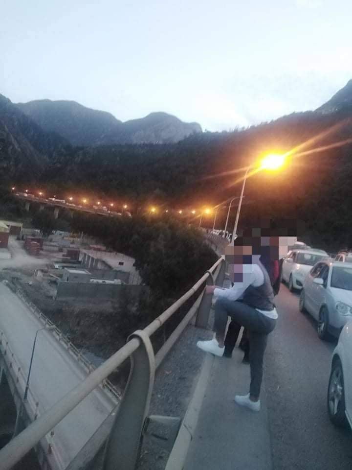 احتجاج “يحتجز” مئات المواطنين داخل نفق خراطة بولاية بجاية