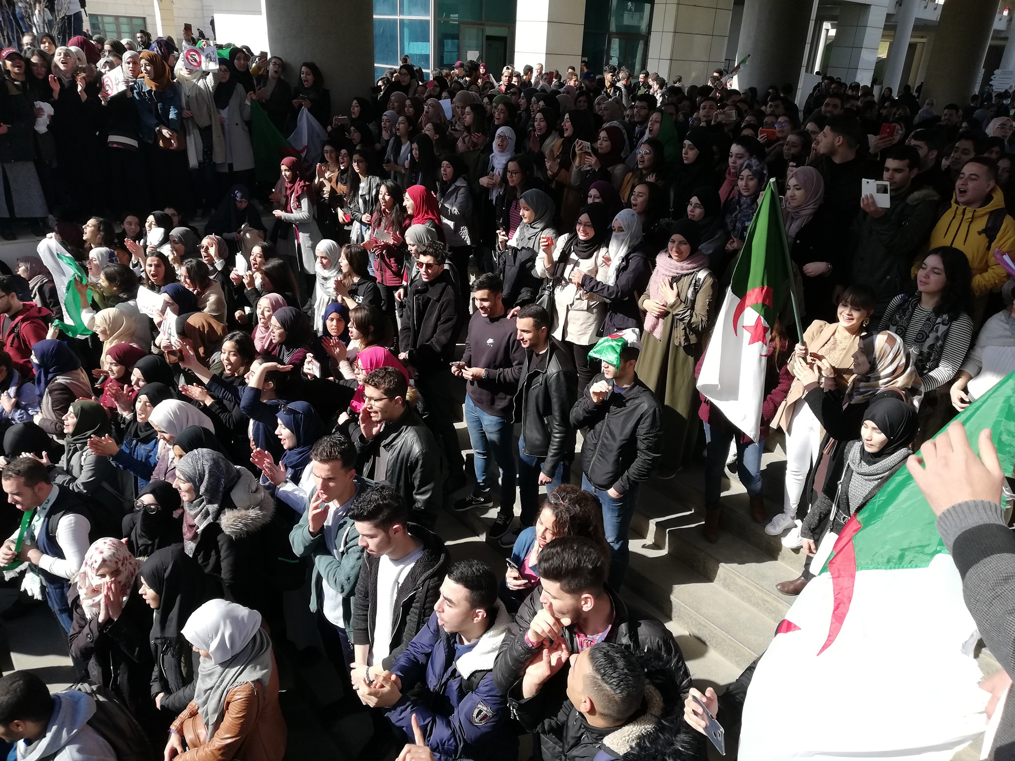 الإتحاد الطلابي الحر يحذر الطلبة من دعوات “فايسبوكية” للزج بهم في أجندات خارج الجامعة