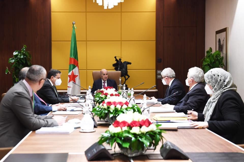 Loi électorale : Tebboune reçoit le “comité Laraba” (Vidéo)