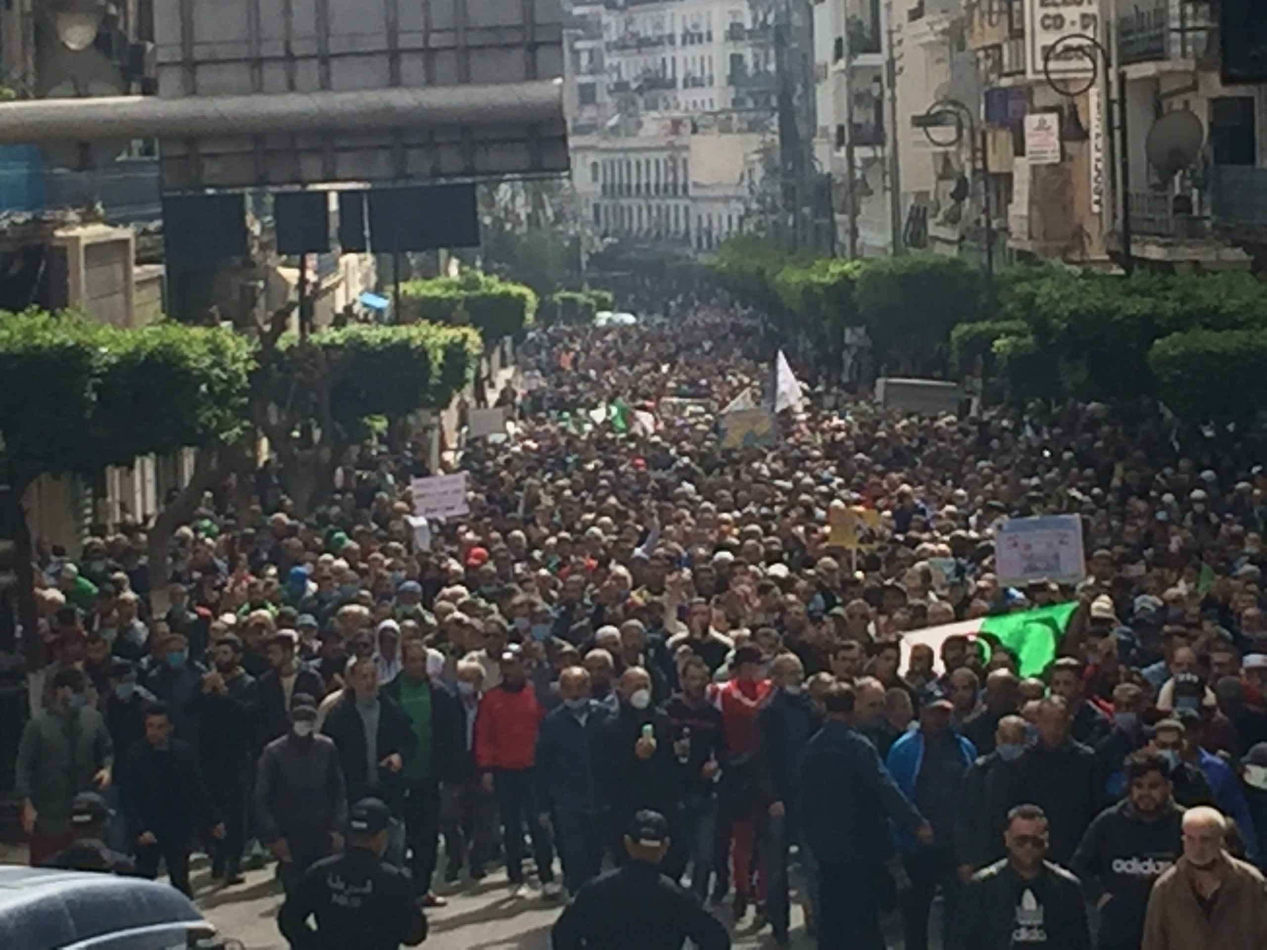 الجمعة السادسة بعد المئة: لازال الحَراك يرفض تبون وتدخل العسكر في السياسة..