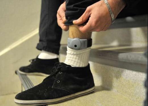 Affaire Tayeb Louh : l’utilisation du bracelet électronique est suspendue pour les besoins de l’enquête