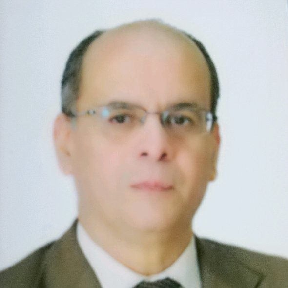 Qui est Mohamed Bacha, le successeur de Ait Ali à la tête du ministère de l’Industrie ?