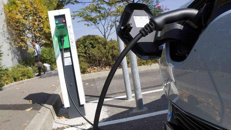 Un projet de véhicules électriques est sur le bureau d’Ait Ali, mais…