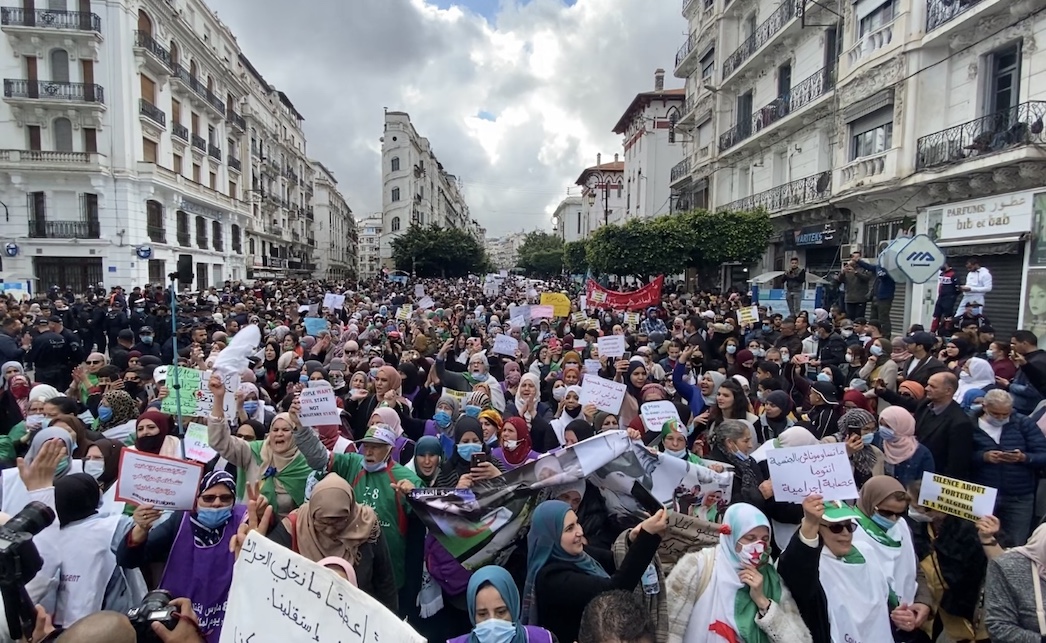 Les femmes luttent pour leurs droits : vers une Algérie féminine et insoumise !?