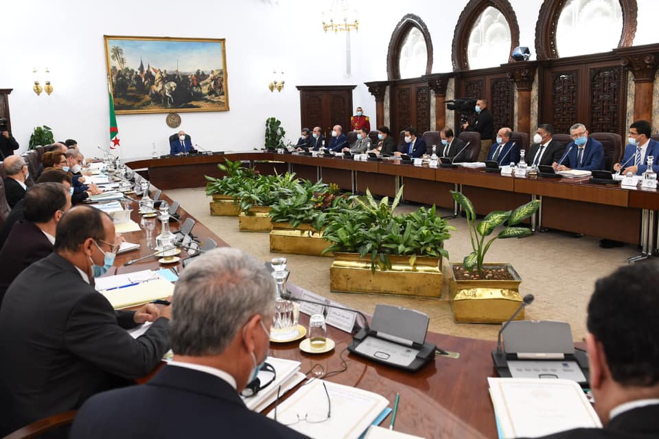 مشروع قانون الاستثمار وقائمة رحلات الخطوط الجوية… أهم قرارات مجلس الوزراء