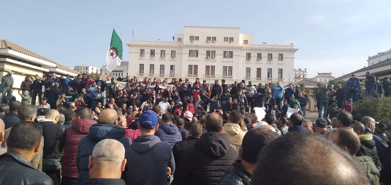 Les anciens militaires protestent à Constantine