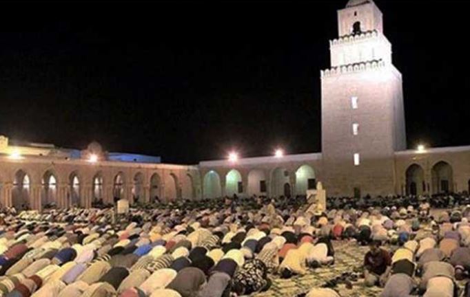 وزارة الشؤون الدينية والأوقاف: مسألة صلاة التراويح قيد الدراسة