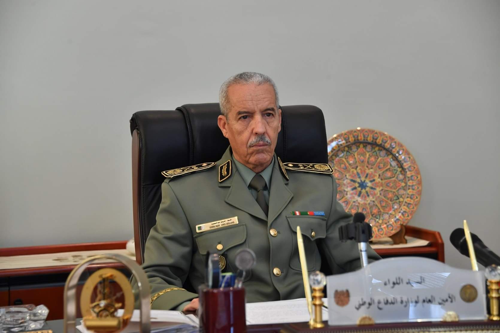 الأمين العام السابق لوزارة الدفاع “غريس” ممنوع من مغادرة التراب الوطني