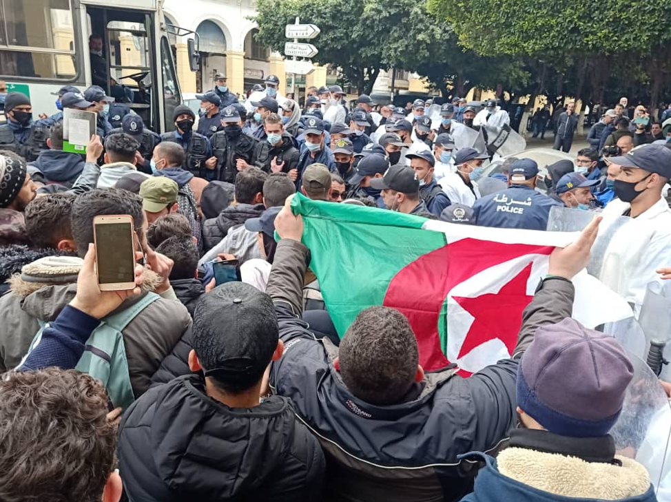 مسيرة التصعيد: تمديد وضع الموقوفين تحت النظر لـ 24 ساعة أخرى