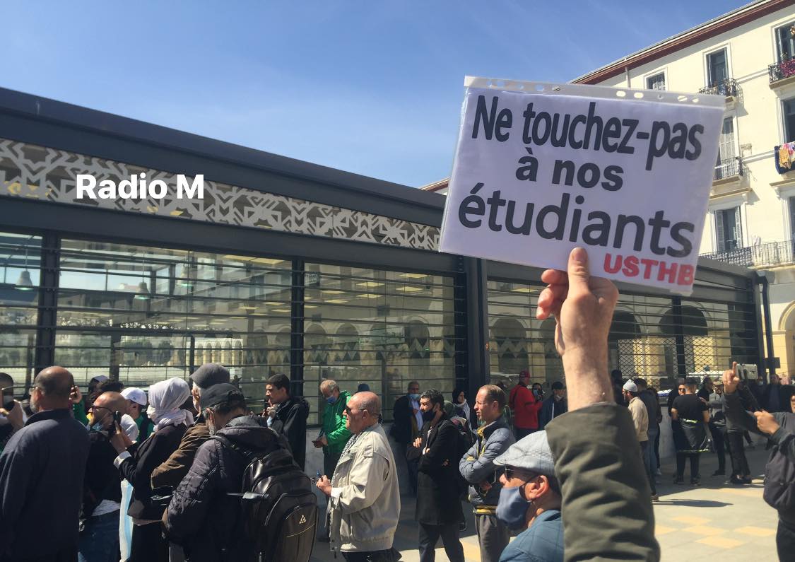 Hirak : la marche des étudiants accueille le ramadan !