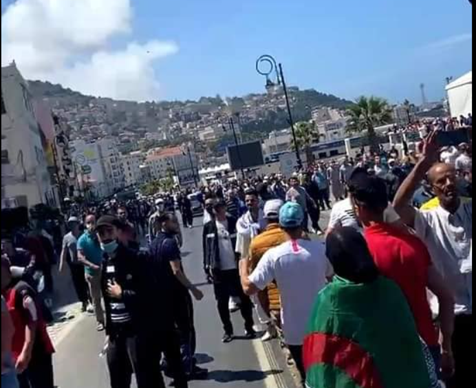 La police empêche violement la marche de Casbah-Bab El Oued