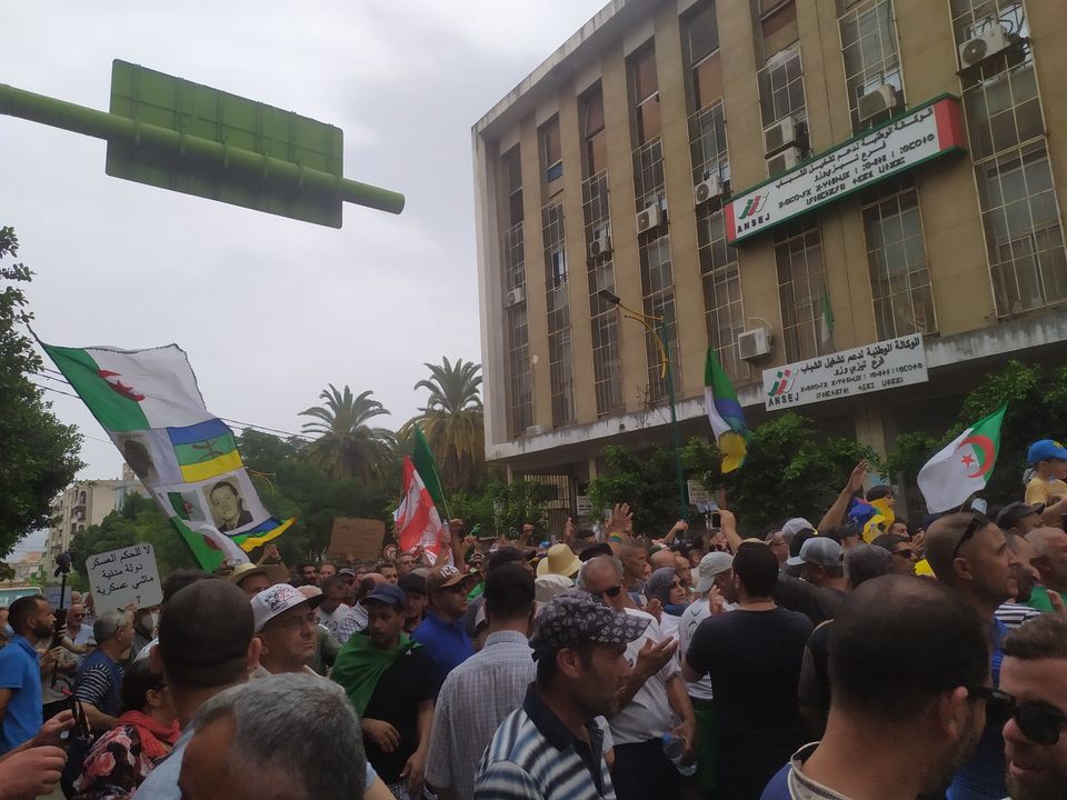 122e vendredi : la Kabylie maintient la flamme du Hirak