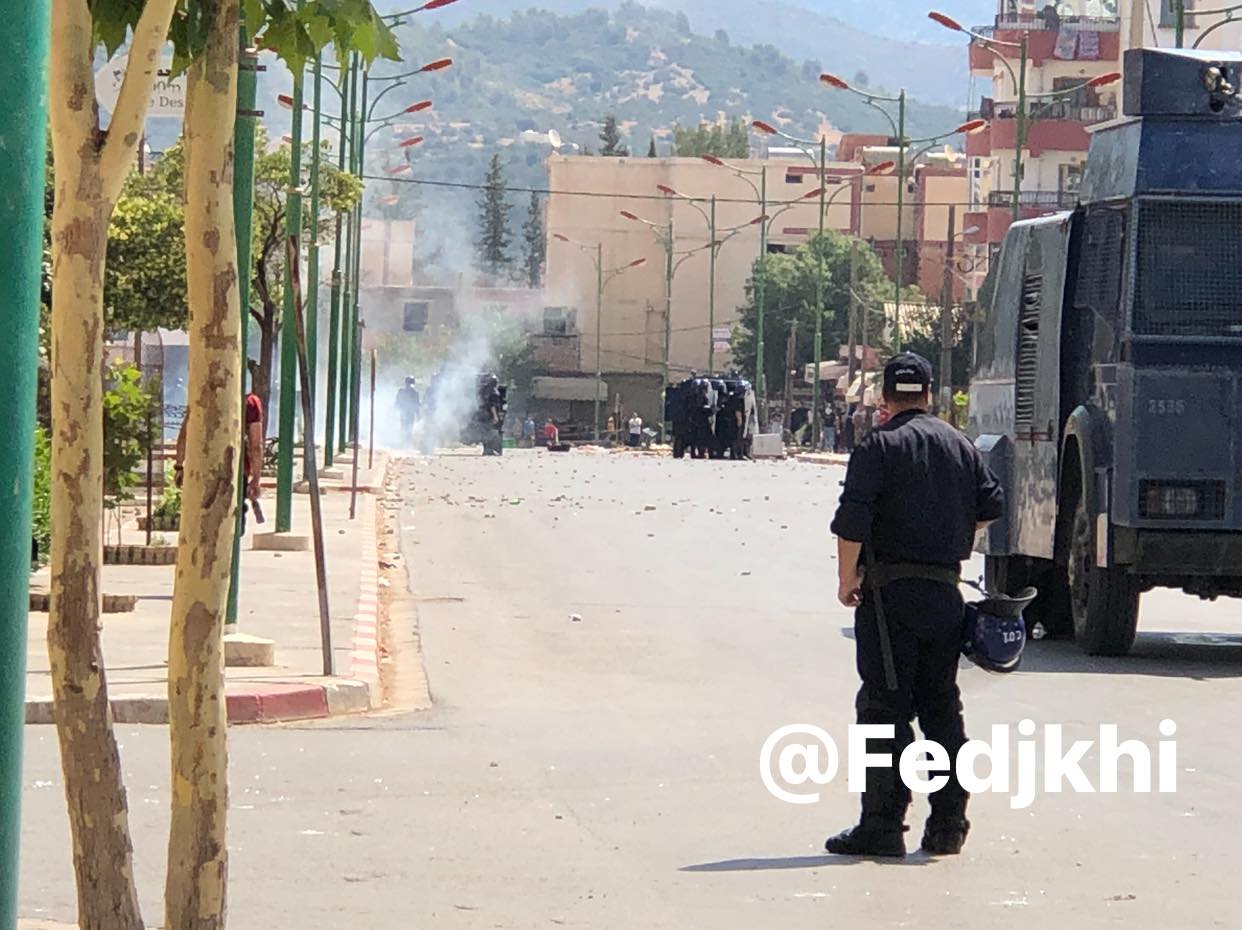 Violents affrontements entre policiers et manifestants à Haizer