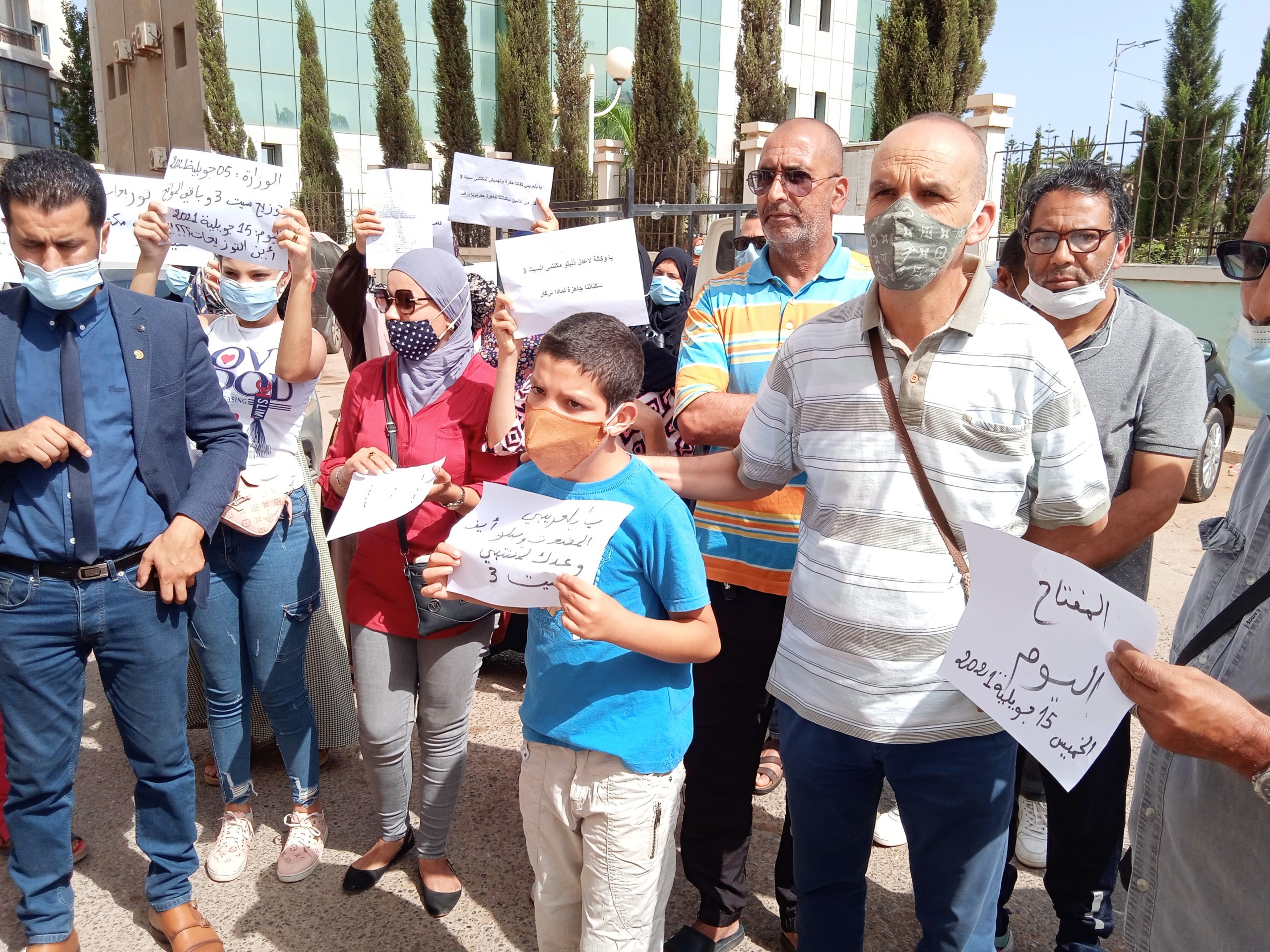 عشيـة زيارة الوزير الأول : المدينة الذكية بوهران بدون قنوات صرف الصحي والمكتتبون يطالبون بمفاتيح سكناتهم‎‎