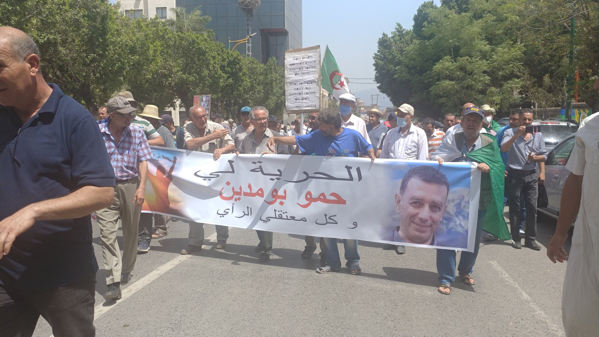 124e vendredi du Hirak : Tizi-Ouzou et Bejaia capitales des Algériens