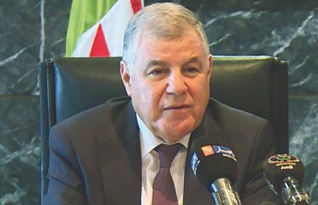 Une journée après l’extradition d’Ould Kaddour, l’ancien ministre de l’Energie Mustapha Guitouni quitte le pays