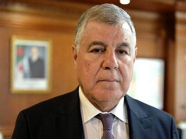 يوم بعد تسليم ولد قدور…وزير الطاقة الأسبق مصطفى قيتوني يغادرالجزائر عبر مطار وهران
