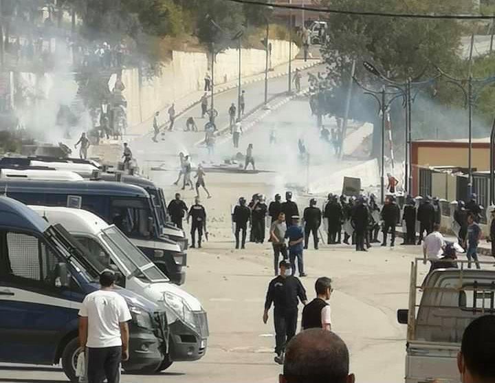 Urgent : des affrontements entre citoyens et police sont signalés à Kherrata
