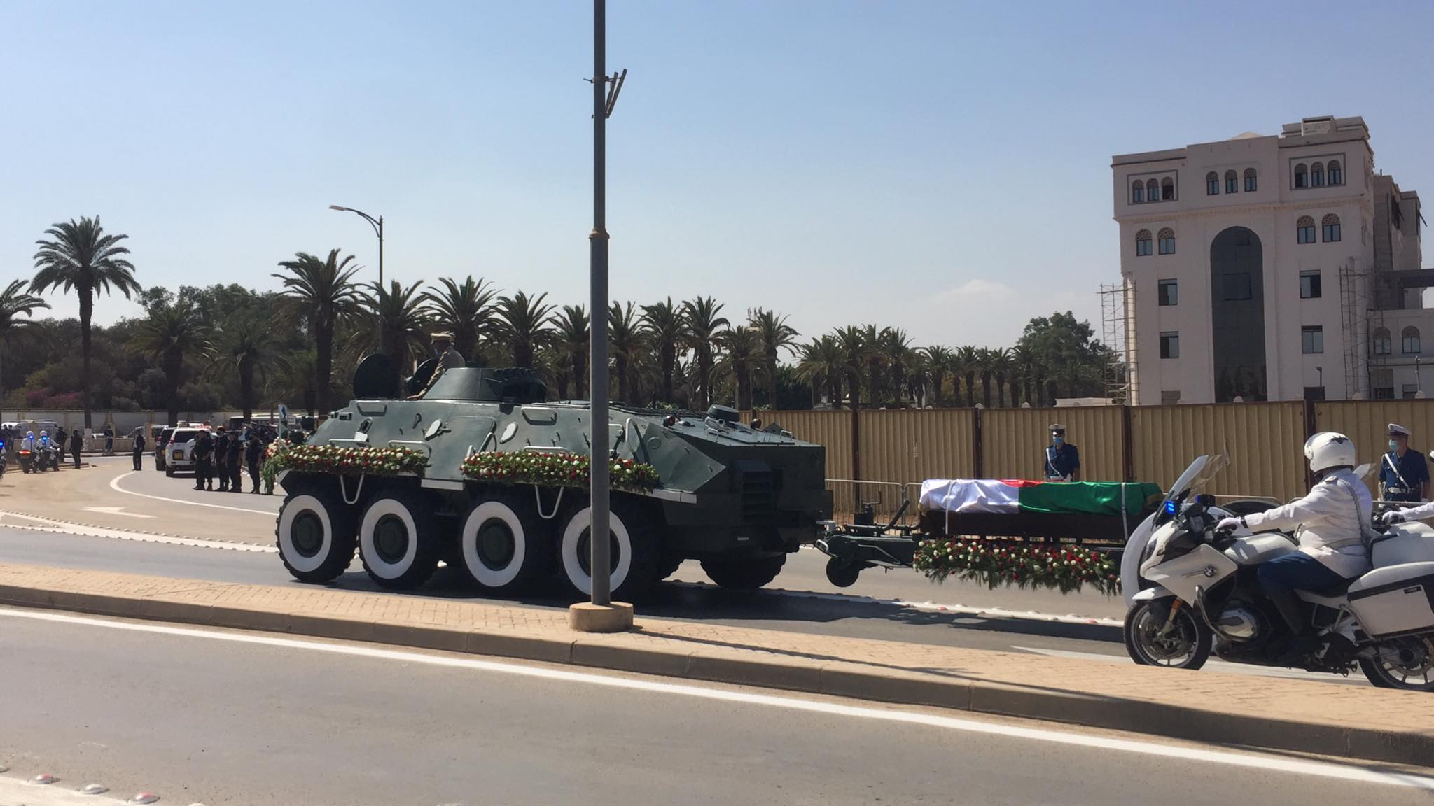 En l’accompagnant à sa dernière demeure, des citoyens défendent le bilan du défunt Bouteflika